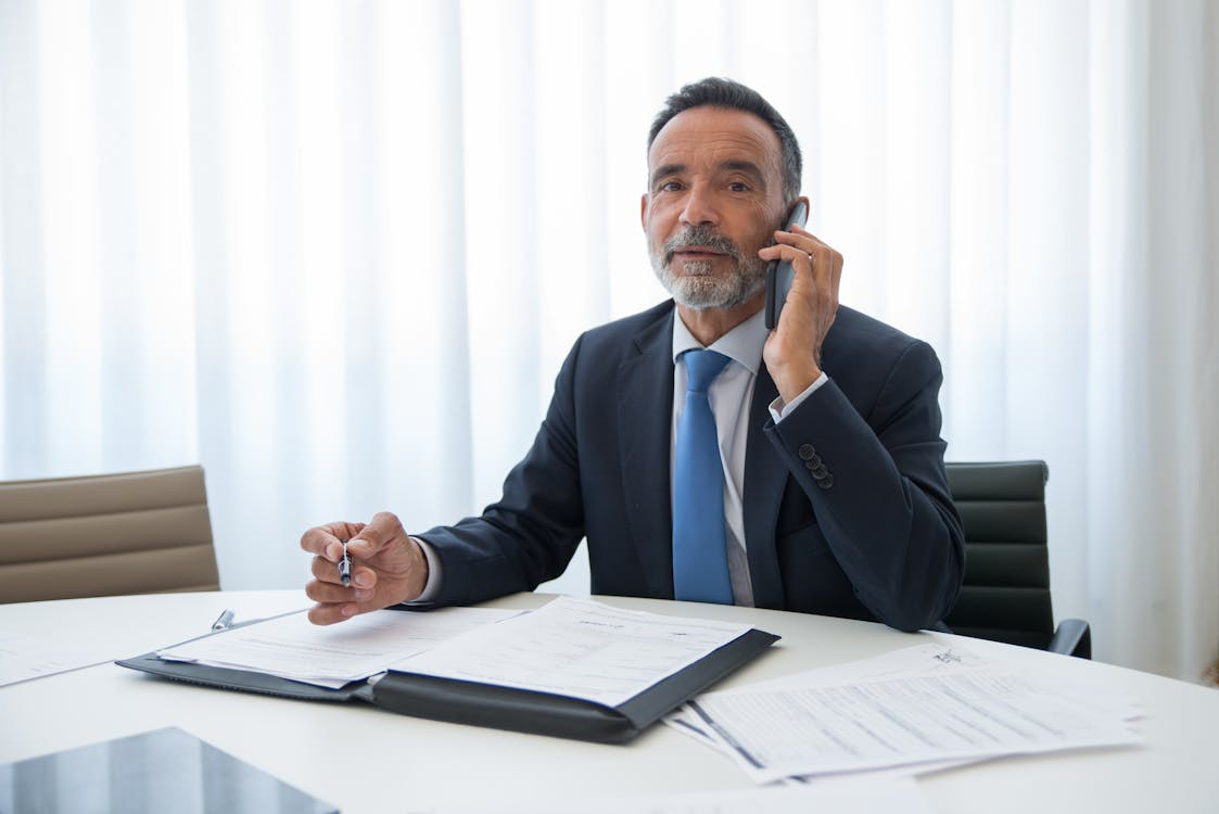 What Employees Over 50 Should Review Before Leaving the Workforce