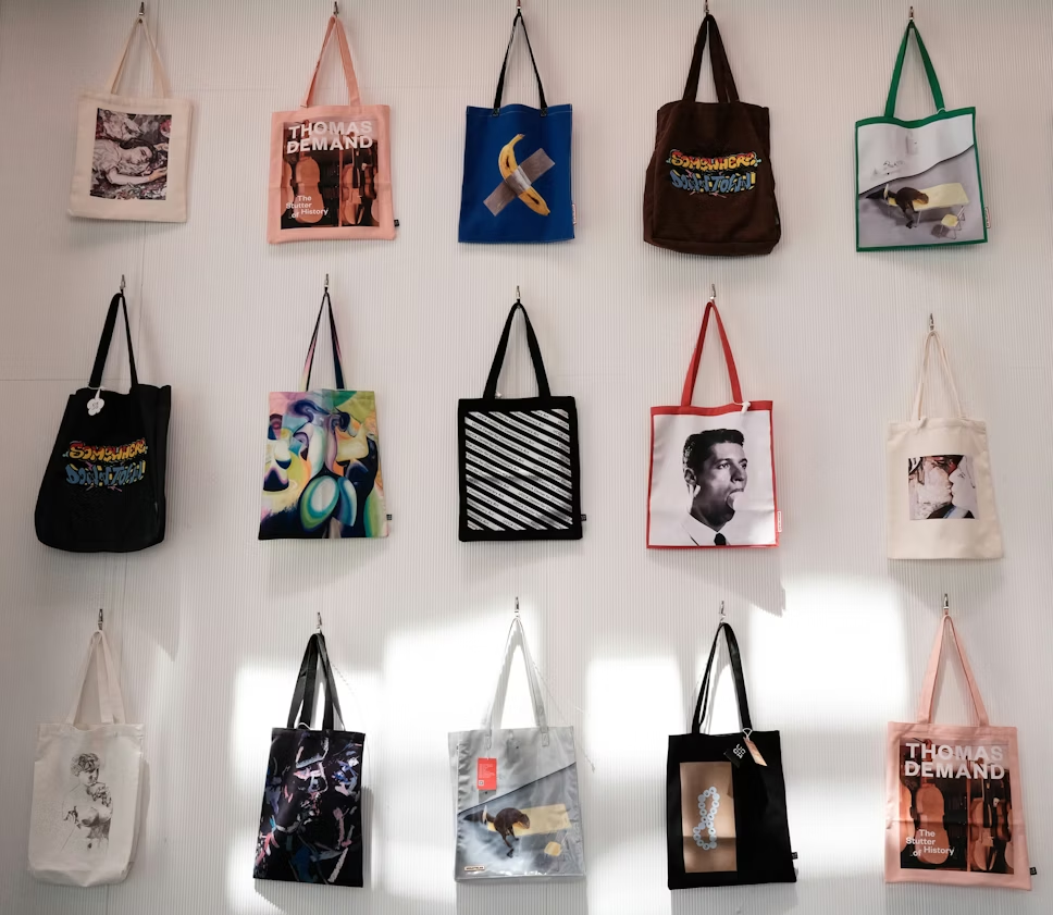 How Companies Use Printed Tote Bags to Increase Brand Exposure at Conferences?