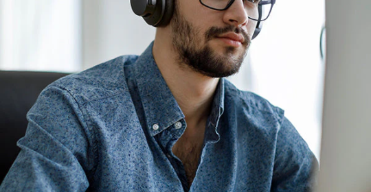 The Ultimate Guide to Choosing Headphones With Wireless and Where to Shop Earbuds